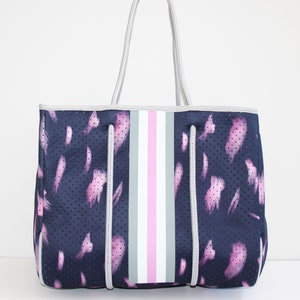 Neoprene Ella Tote Navy w/Pink Splash