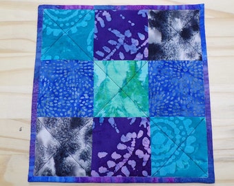 Scrappy table quilt | Quilted centerpiece | Blue batik quilt | Patchwork mug rug | Quilted table decor | Quilted mug rug | Snack Mat | Quilt