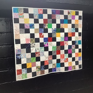 Rainbow Baby Quilt | Scrappy Quilt | Patchwork lap quilt | Travel quilt | Chain patchwork quilt | Multi-color quilt | Baby Quilt | Kid quilt