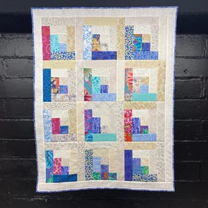 Quilt | Baby quilt | Wheelchair quilt | Lap quilt | Colorful quilt | Quilted gift | Baby blanket | Log cabin quilt | Quilted blanket | Gift