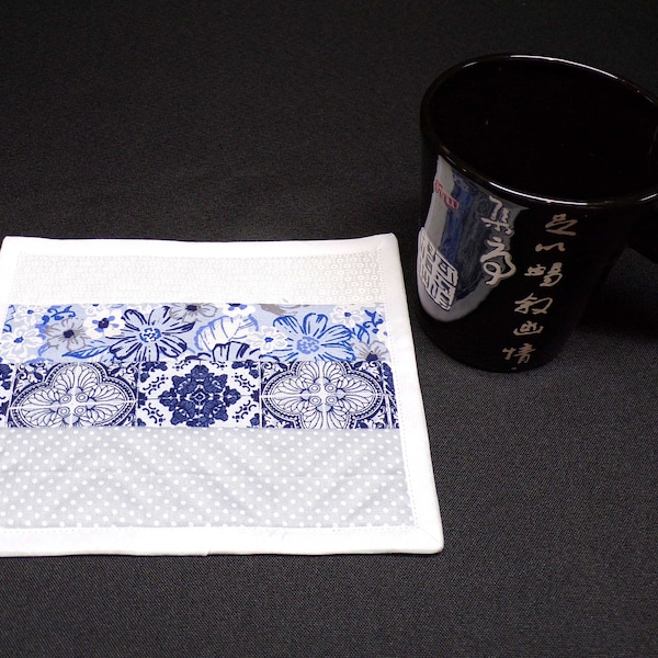 Quilted Mug Rug | Blue & White table quilt | Snack mat | Quilted coaster | Scrappy mug rug | Quick gift | Mug Rug | Quilted snack mat