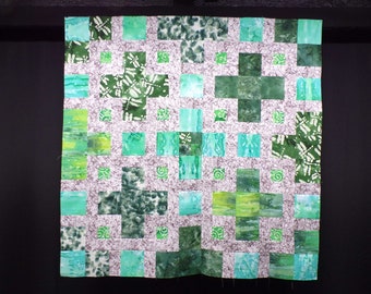 UNFINISHED quilt top | Batik quilt | Quilt to Finish | Green & brown quilt top | Baby quilt | Lap Quilt | FREE quilt block