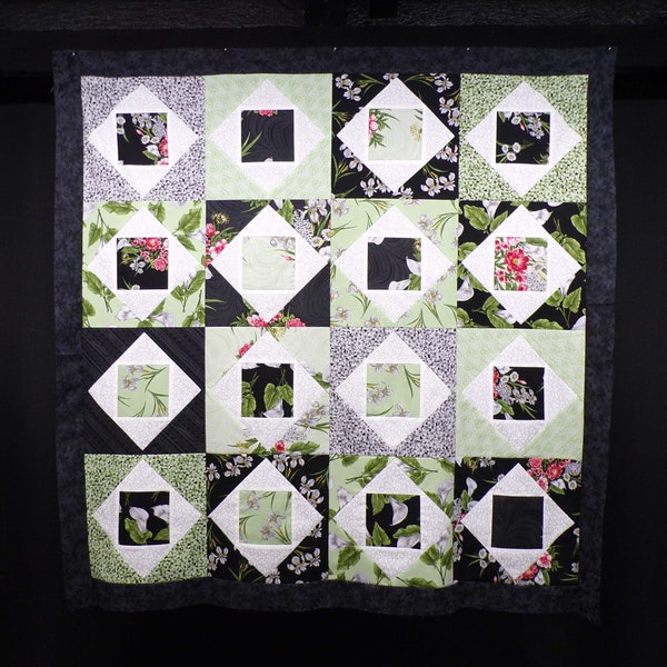 UNFINISHED quilt top | Quilt to finish | Floral & Garden quilt top | Black Green quilt | Unfinished quilt | Large print quilt top
