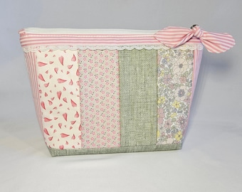 Handgefertigte Patchwork-Kulturtasche, Make-up-Etui mit wasserdichter Innenseite, gepolsterte Reisekosmetiktasche mit Reißverschluss