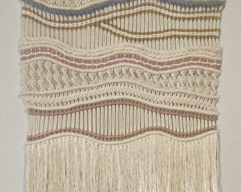 Großer, handgefertigter Makramee-Wandteppich, Wanddekoration, moderne Textilkunst, gewebter Baumwollbehang.