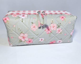 Gepolsterter Kulturbeutel mit Blumenmuster, großes rosa kariertes Federmäppchen, handgefertigter Make-up- und Reiseorganizer