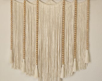 Makramee-Wandteppich mit Holzperlen, Boho-Wanddekoration, großer handgefertigter Stoff, Wandbehang, Wohnzimmerdekoration.