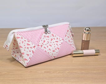 Neceser acolchado patchwork rosa, Estuche maquillaje grande, Bolsa cosmética con interior impermeable, Organizador viaje, Regalo artesanal
