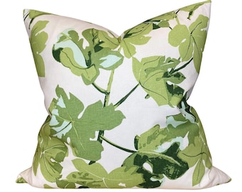 Poszewka na poduszkę FIG LEAF w kolorze zielonym na naturalnym, designerskie poduszki dekoracyjne, Peter Dunham Textiles