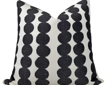 Funda de almohada de círculo completo en negro descolorido, fundas de almohada de diseño, cojines decorativos, textiles F Schumacher