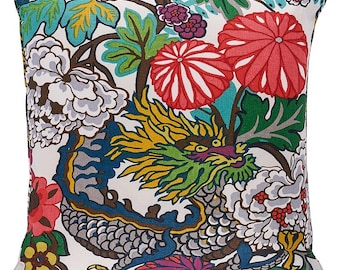 Chiang Mai Dragon Floral Kissenbezug in Alabaster, Designer Kissenbezüge, F Schumacher Textiles