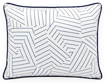 Funda de almohada de rayas deconstruidas en azul cobalto, fundas de almohada de diseño, cojines decorativos, F Schumacher Textiles