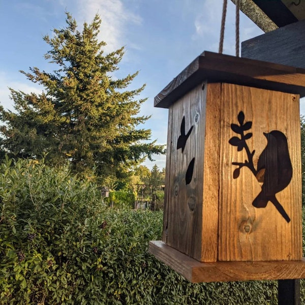 Laterne solar aus Holz, Holzleuchte / Gartenleuchte/ Solarlampe LED mit Vögel Motiv