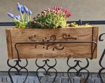 Blumenkasten Holz , rustikale Holzkasten für Garten und Balkon , Pflanzkiste / Holzkiste mit Motiv  HALTERUNG