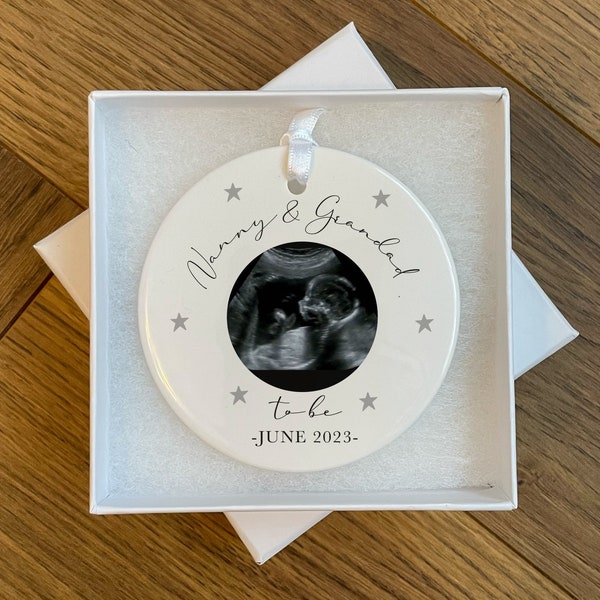 Personalised Pregnancy Announcement Ornament - Grandparent Pregnancy Announcement Gift - Auntie To Be - Nanny to Be - Baby Reveal - Mummy