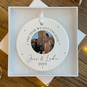 Personalisierte Weihnachten Verlobung Ornament - Verlobung Geschenk - Verlobung Geschenk - Foto Verlobung Geschenk - Verlobung Andenken - Verlobt