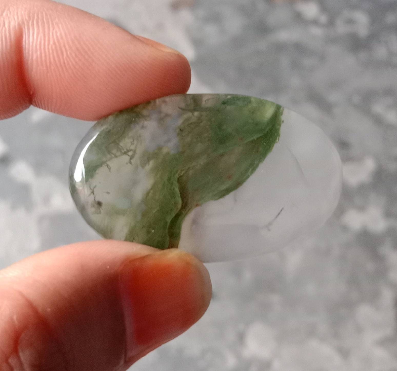 Natural moss agate cabochon,32x24mm,32cts....#8752