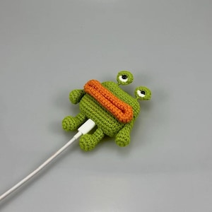 Handmade Crochet Frog AirPods Pro 3 Case: Weird Green Yarn Cover