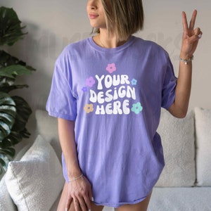 Comfort Colors Mockup Violet C1717 Comfort colors Model Mockup Mockups Purple shirt Mockups Mock ups Oversized comfort colors Shirt Mockup