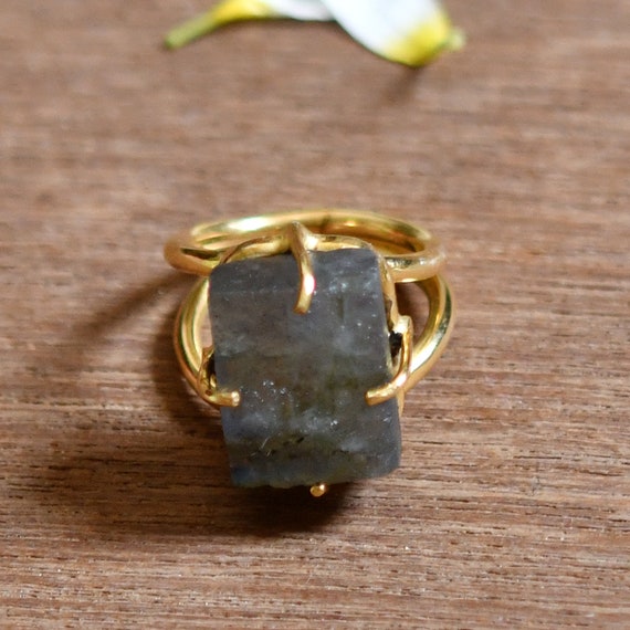 Raw Rainbow Labradorite Ring, Floral Twisted Band Ring, Blue Labradorite Crystal, Silver Handmade Jewelry, Rough Stone Ring, Birthday Gift