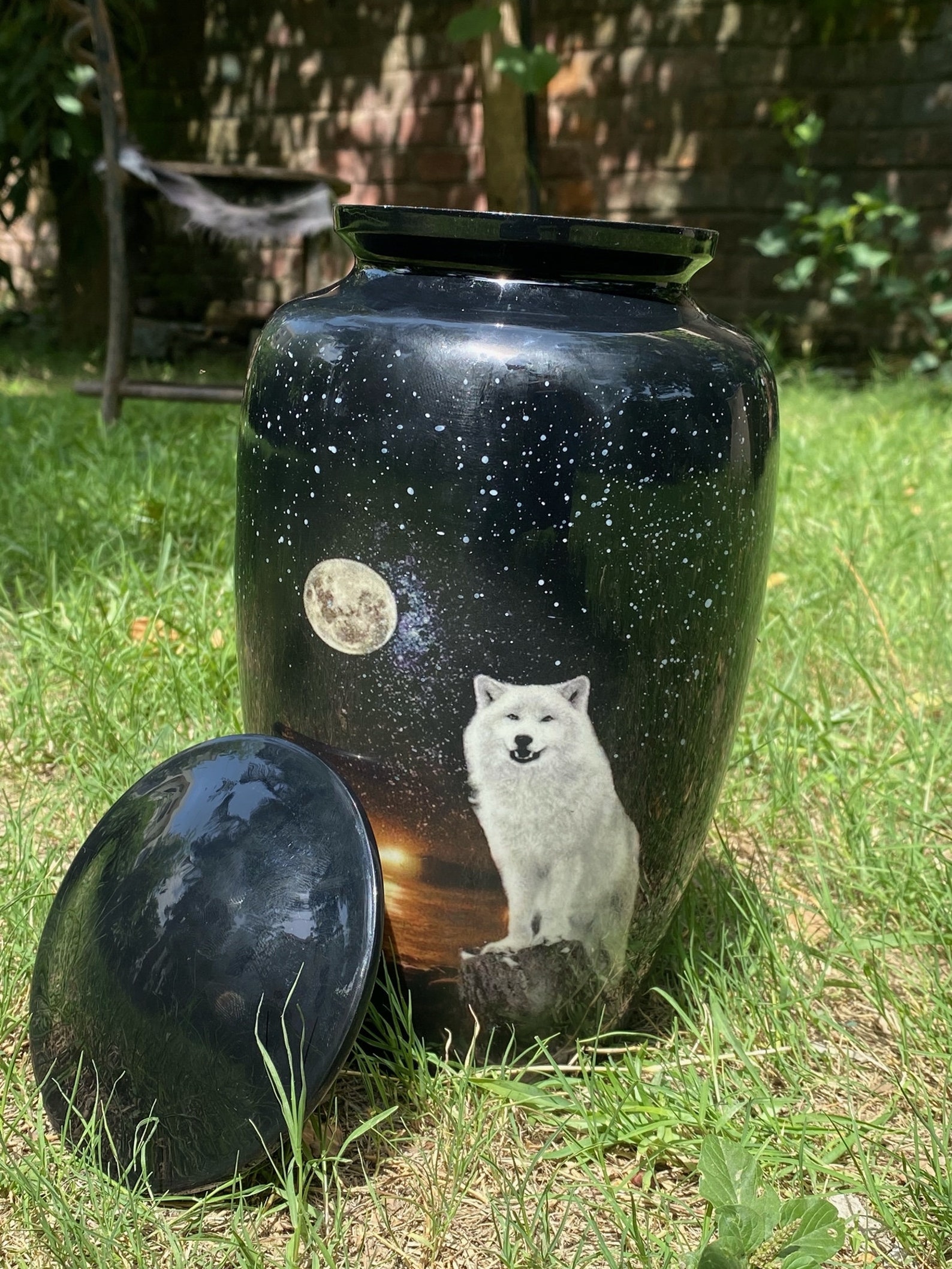 URNS White Wolf Night Full Moon Cremation Urn for Human Ashes Etsy Canada