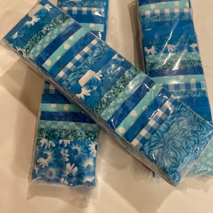 21-264 - Turquoise Blends & White Variety - 2.5 inch strips  - Layer Pack - 2 of each of 10 for total of 20 Strips per roll