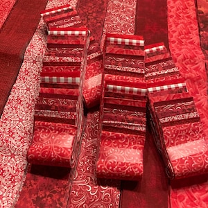 21-247 - Red Blends & White Variety - 2.5 inch strips  - Layer Pack - 2 of each of 10 for total of 20 Strips per roll