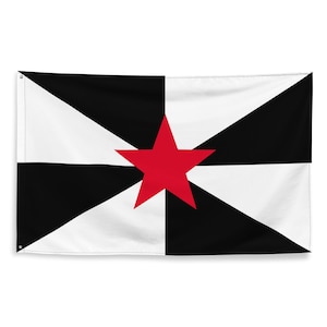 Puede incluir: Una bandera rectangular con un diseño audaz. La bandera está dividida en cuatro cuadrantes: dos blancos y dos negros. Una gran estrella roja de cinco puntas está centrada en la bandera. La bandera está hecha de un material ligero y tiene ojales para colgarla.