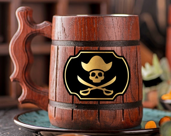 Pirat Totenkopf Holz Bierkrug Personalisiertes Geschenk für Bräutigam Pirat  Party Geschenke Holz Stein Gravur Bierkrug Holz Tankard Bräutigam Geschenke  - .de