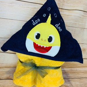 Shark embroidered hooded towel- Personalized Baby toddler bath towel- Boy girl Holiday gifts - Kids hooded towels