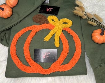 Chenille Yarn Embroidered Pumpkin Sweatshirt: Autumn Crewneck
