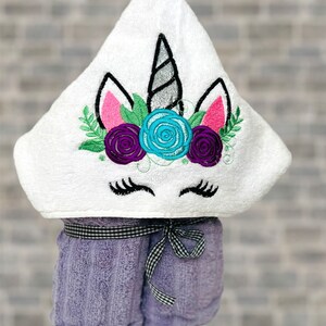 Personalized Unicorn hooded towel , Girl&#39;s Hooded Towel , Custom Kids Towel , Baby bath towel , Baby shower gifts , Unicorn girls Bath Towel