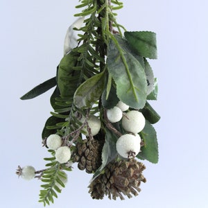13'' hanging mistletoe with pinecones and berries