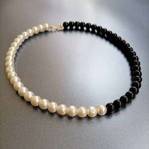 Half black pearl half white pearl necklace black-white half pearl necklace glass pearl necklace