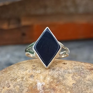 Elegant Black Onyx Kite Ring, 925 Sterling Silver Ring, December Birthstone Jewelry, Rhombus Black Onyx Dainty Ring, Best Gifts for Mom-Love