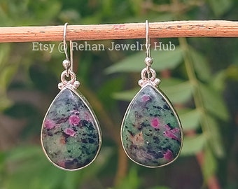 Orecchini in rubino zoisite naturale, orecchini in argento sterling 925, orecchini cabochon in rubino zoisite, orecchini delicati con rubino, gioielli in rubino zoisite
