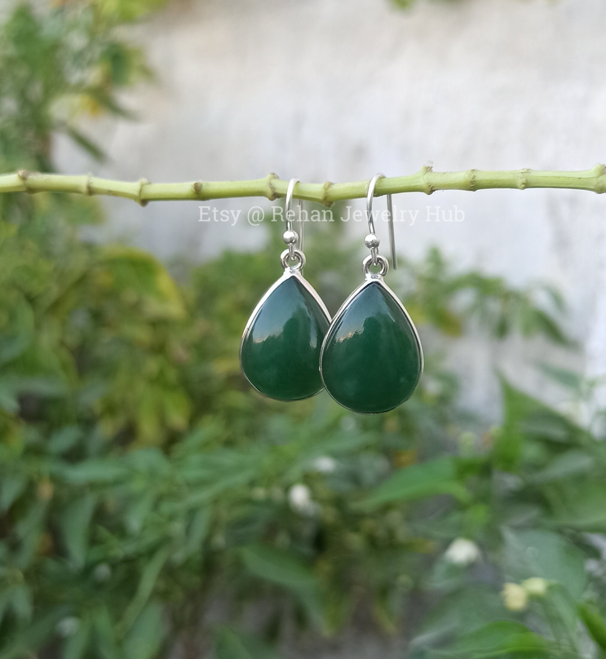 Orecchini in argento con pietra preziosa di peridoto, orecchini fatti a Orecchini in argento con pietra preziosa di peridoto, orecchini fatti a