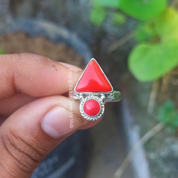 Natural Tringle Shape Red Coral 925 Sterling Silver Ring, Moonga