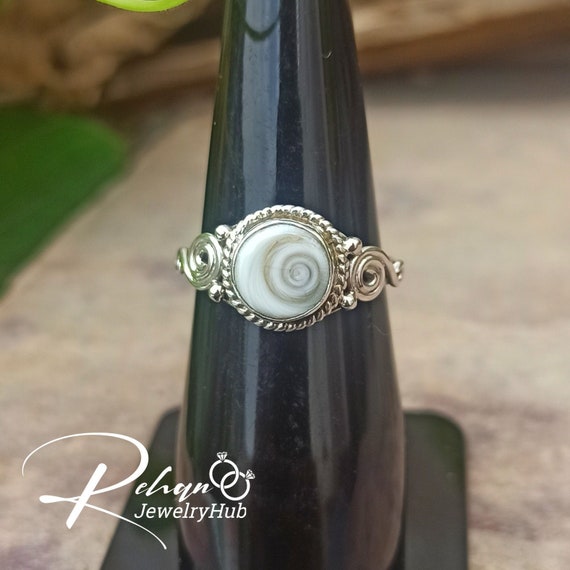 100% White and Silver Moon Stone Ring, Size: 26 mm at Rs 300 in Jaipur