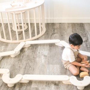 Barra de equilibrio Montessori: Juguete de madera para niños pequeños, diseño finlandés