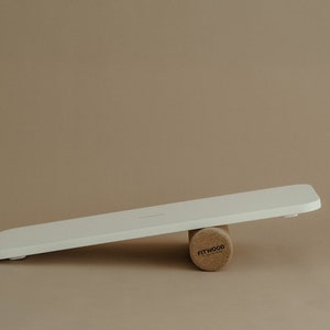 ALAVA Wooden Balance Board With Natural Cork Roller Scandinavian Design Gym / Workout / Indoor Playground zdjęcie 6