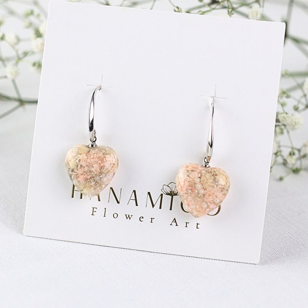 Boucles d'oreilles forme coeur avec vraies fleurs gypsophile rose et blanche |sans nickel* |sans plomb |boucle d'oreille déclaration| Bohème / Kawaii