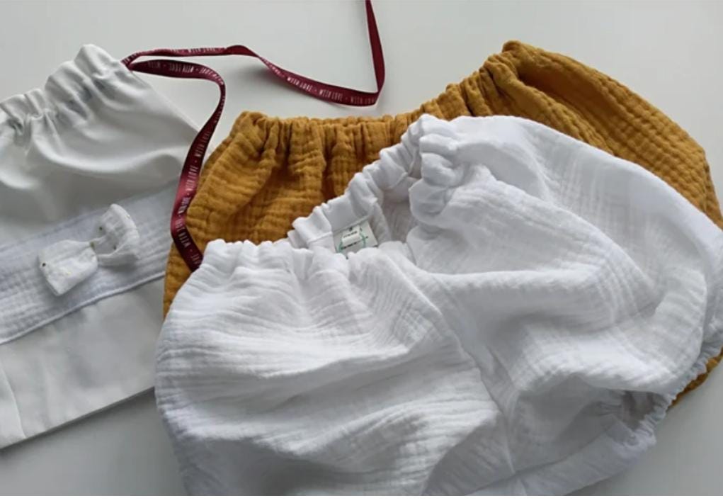 Culotte Cache-couche Blanche à Froufrous Et Noeud - Taille 0-18 Mois - Marque Soft Touch - Neuf Avec étiquettes