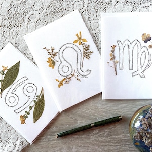 12 Signes du Zodiaque / Cancer /Lion/ Vierge/ Carte de souhaits / Fait à la main au Québec/ Fleurs séchées / Corinne Bernollin Art