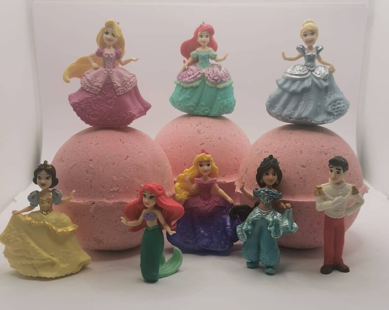 Large Disney Princess bath bombs / princess / prince / Bath Etsy