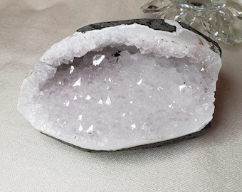 amethyst crystal meaning – White Witch 