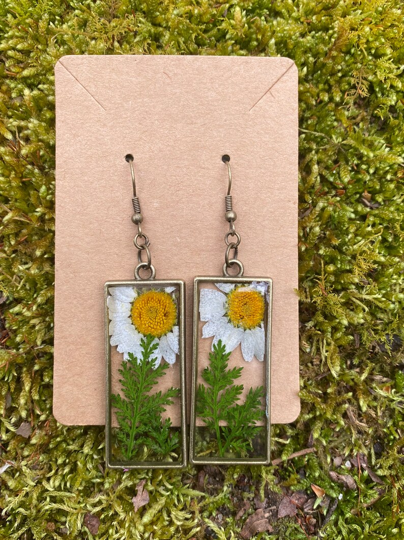 Pressed flower earrings