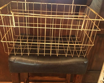 Vintage Wire/metal basket with handles