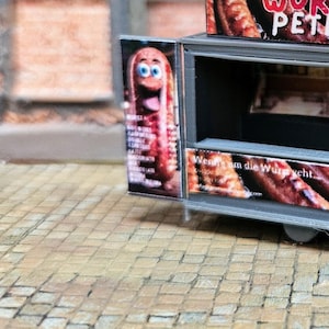 Kirmesbude "Wurst Peter" Bratwurst Bude für Kirmes Stand Rummel H0 Bausatz 1:87 Freizeitpark Foodtruck - Made in Germany