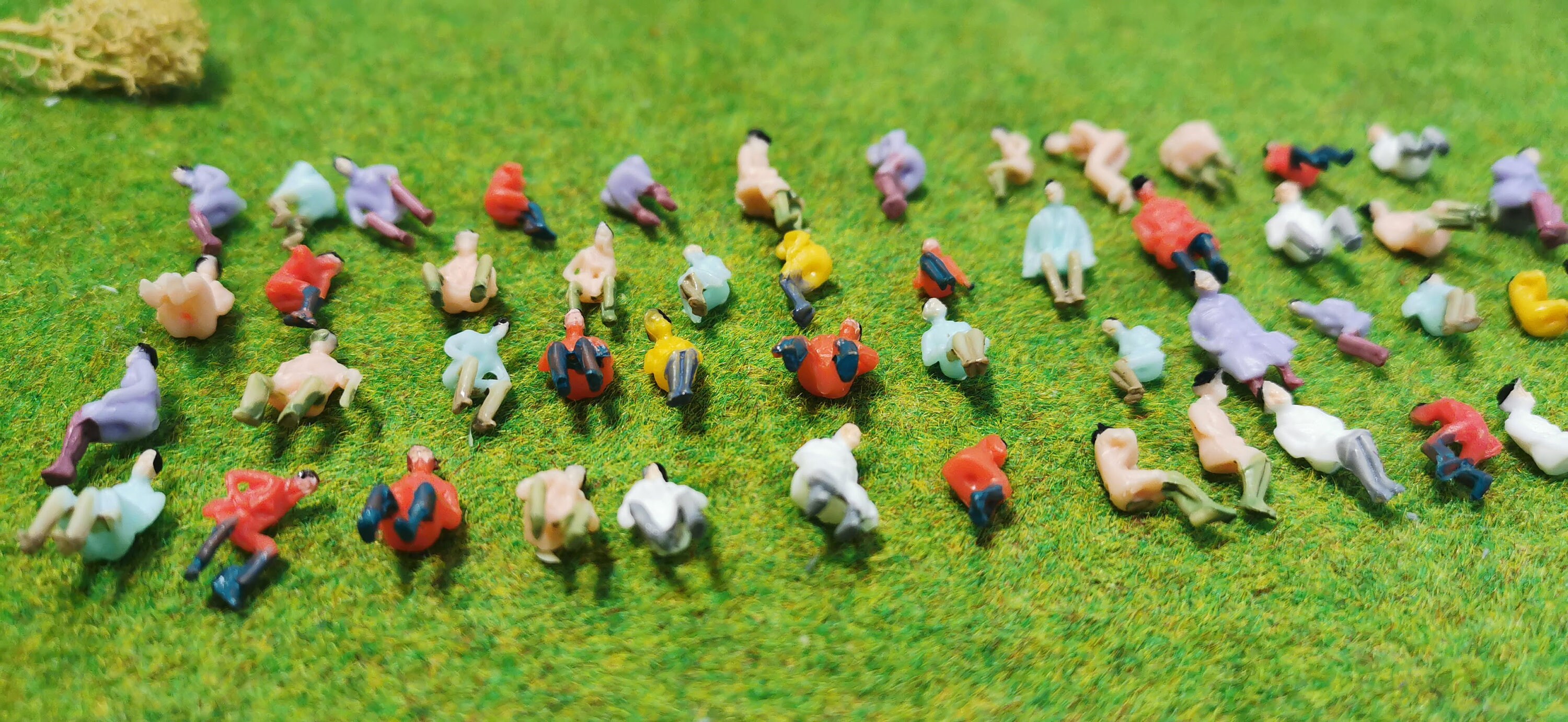 90 stuks mensenfiguren, 1:87 HO-schaal, alle zittende figuren, modeltreinen kunststof mensenfiguren voor spoorwegdecoratie miniatuur layout